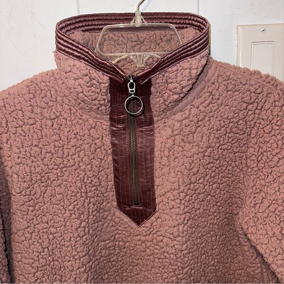 XS Abercrombie & Fitch Sherpa Half-Zip Satin Trim Sweatshirt in Mauve - Picture 2 of 9